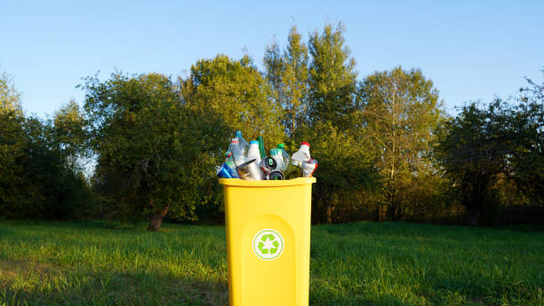 cubos basura en comunidades